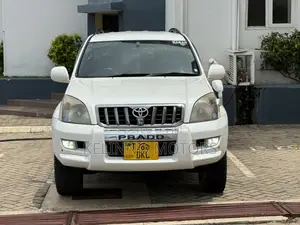 Toyota Land Cruiser Prado 2006 White