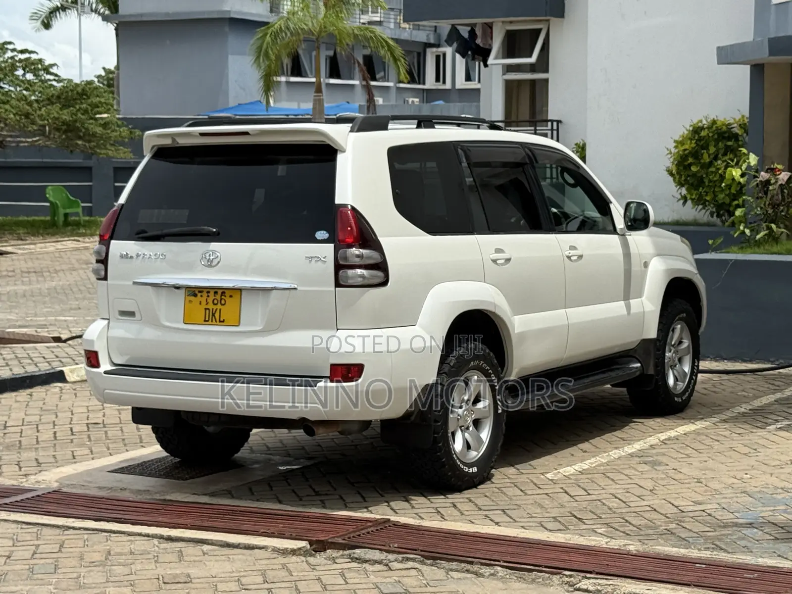 Toyota Land Cruiser Prado 2006 White