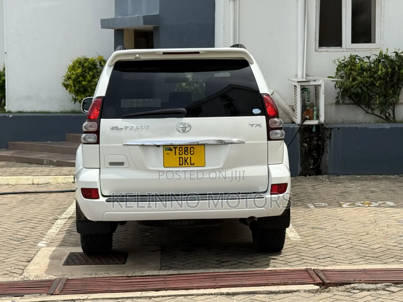 Toyota Land Cruiser Prado 2006 White