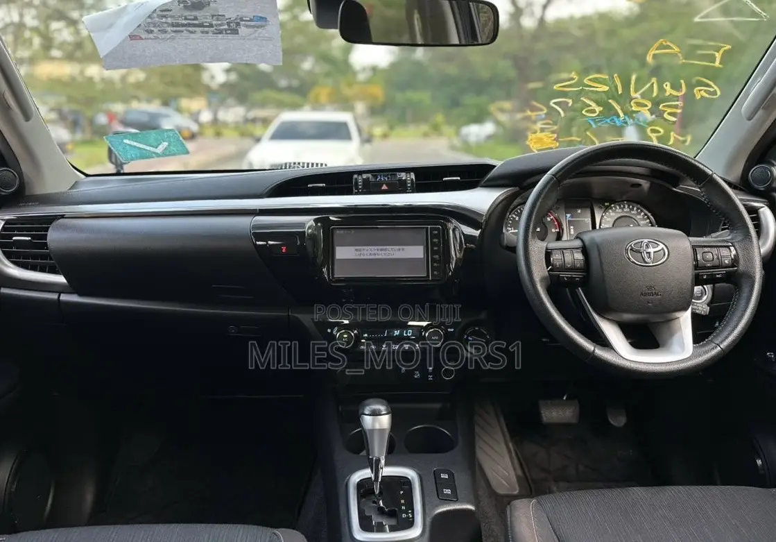 Toyota Hilux 2020 Black