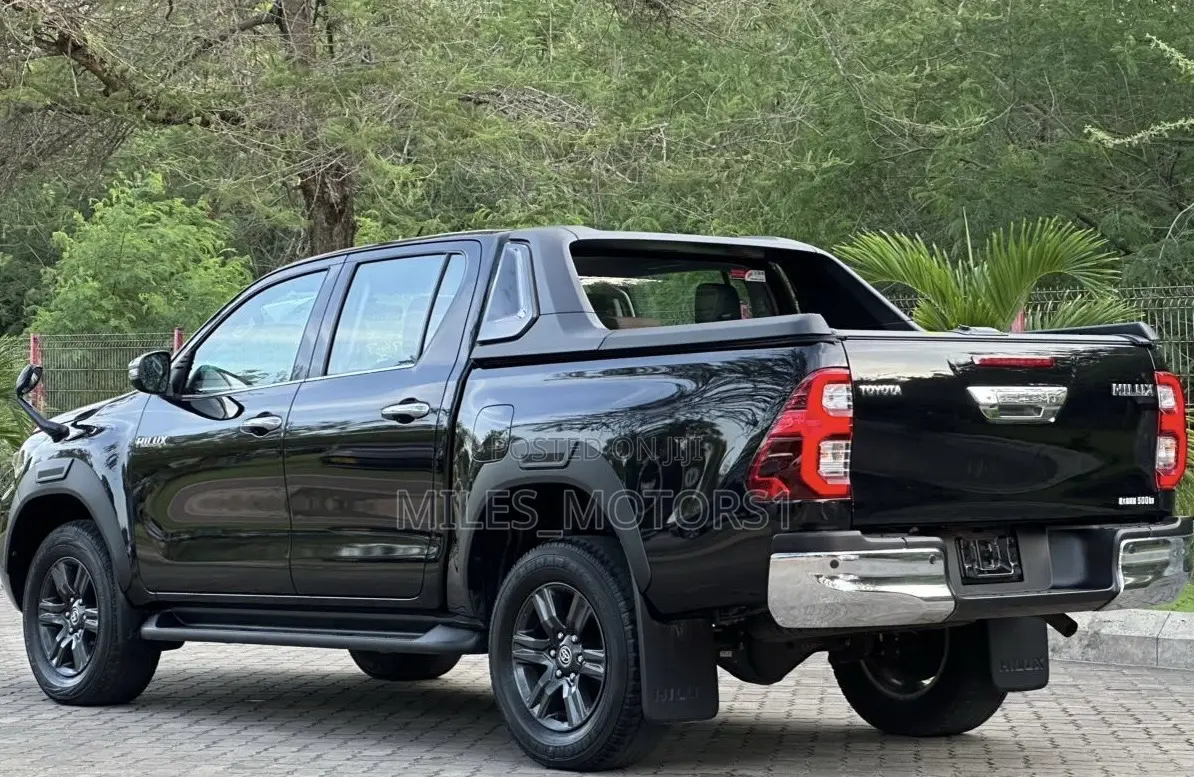 Toyota Hilux 2020 Black