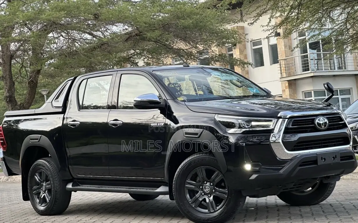 Toyota Hilux 2020 Black