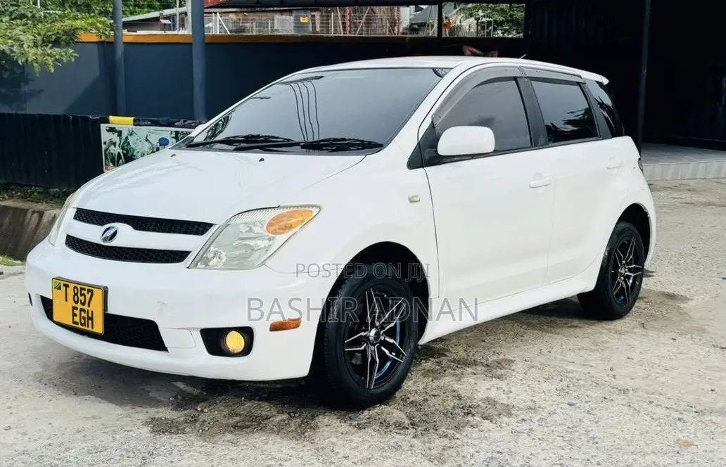 Toyota IST 2006 White