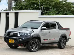 Toyota Hilux 2018 Silver