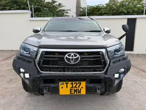 Toyota Hilux 2018 Silver