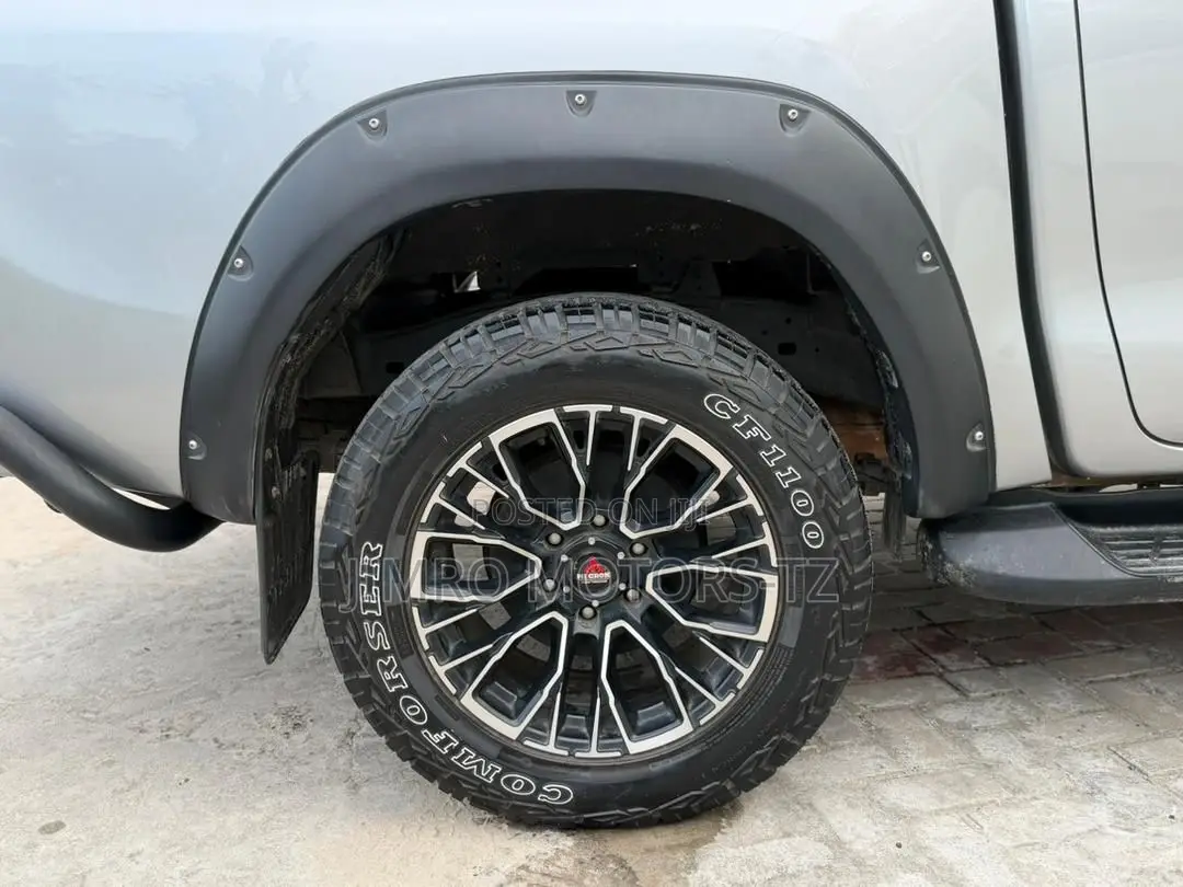 Toyota Hilux 2018 Silver