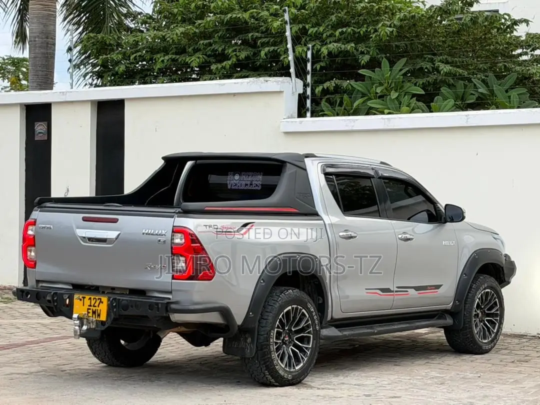 Toyota Hilux 2018 Silver
