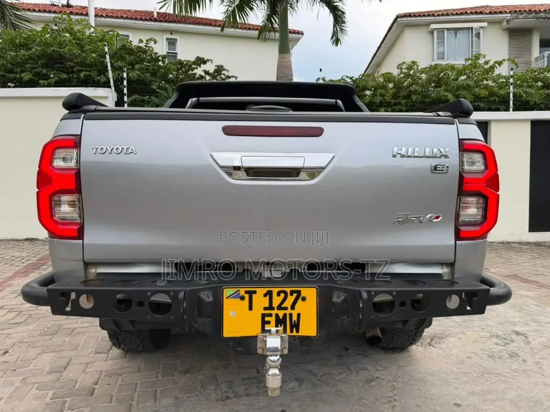 Toyota Hilux 2018 Silver
