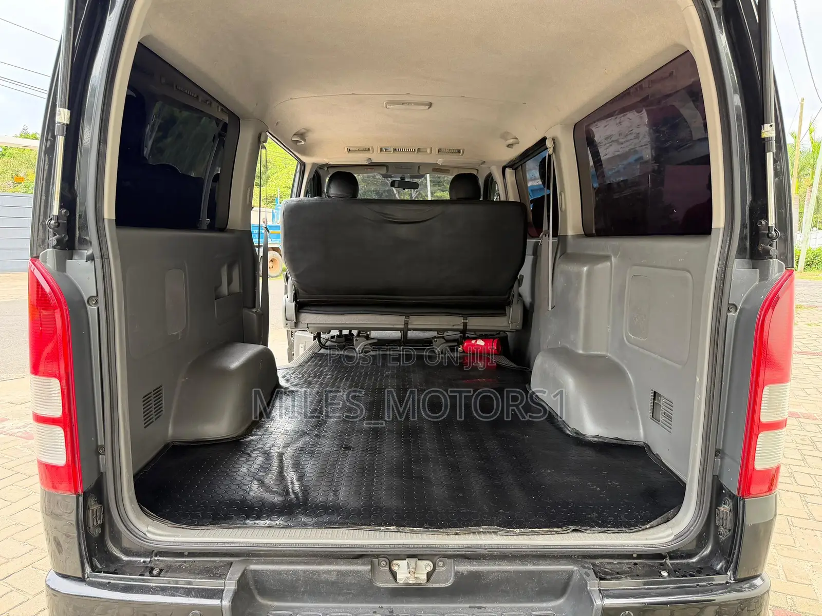 Toyota HiAce 2009 Black
