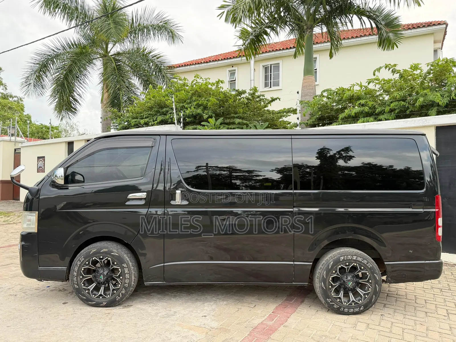 Toyota HiAce 2009 Black