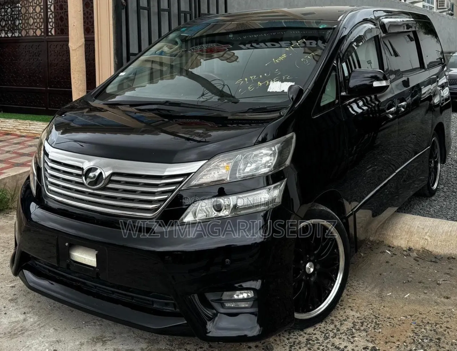 Toyota Vellfire 2010 Black