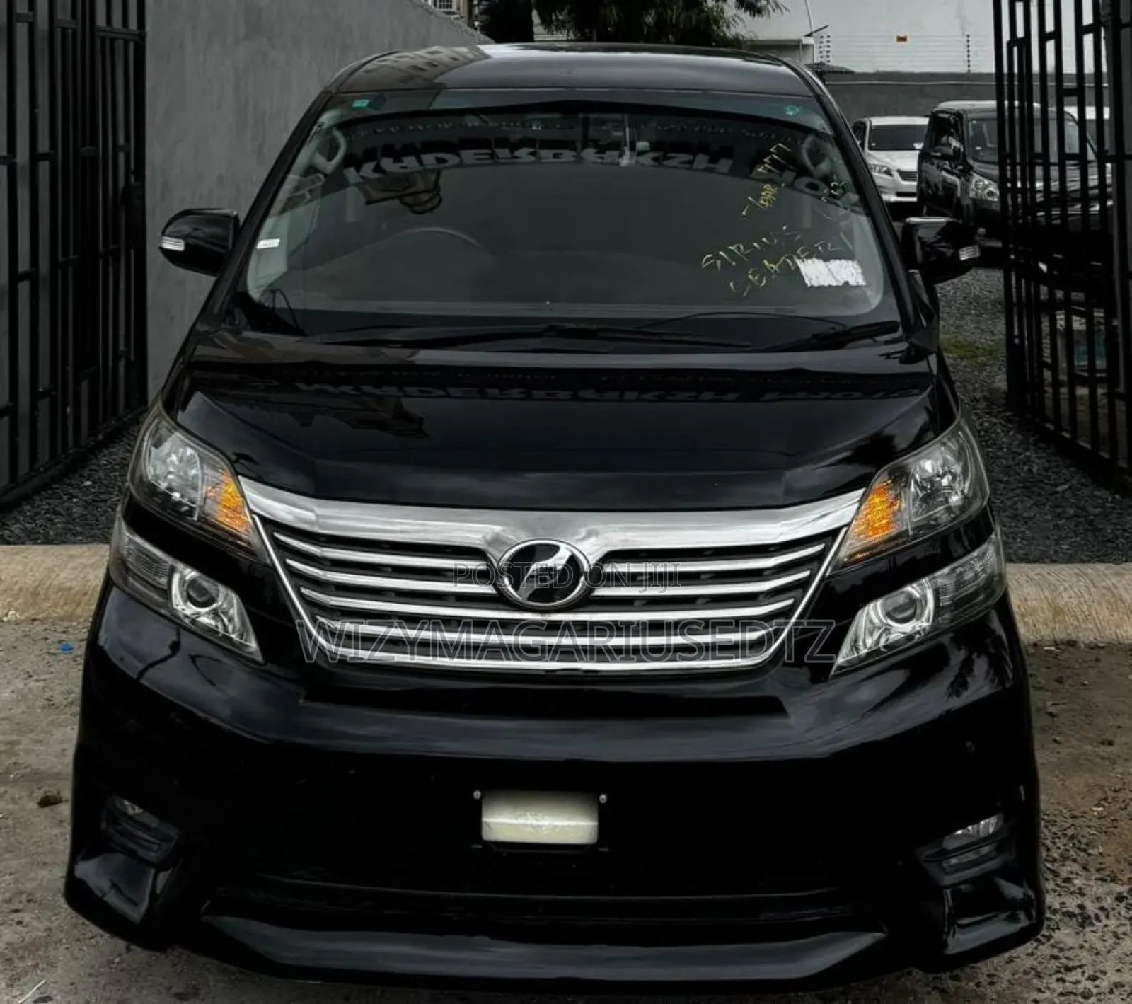 Toyota Vellfire 2010 Black