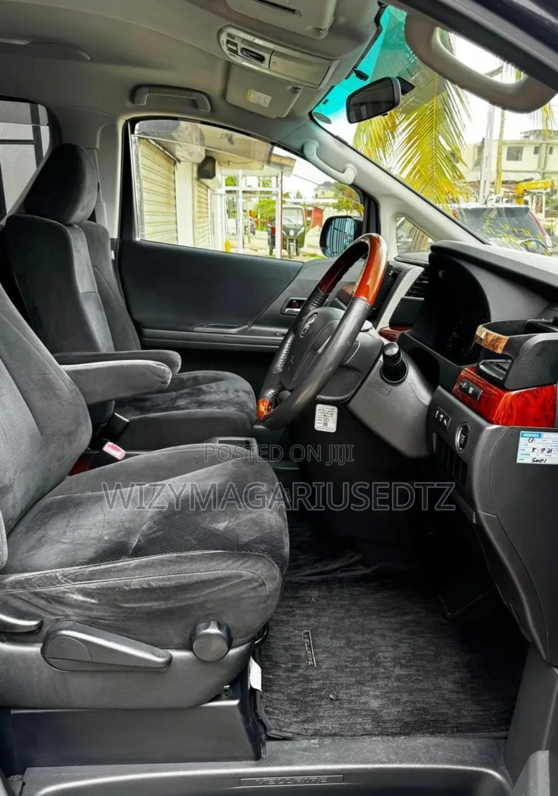 Toyota Vellfire 2010 Black