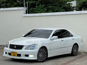 Toyota Crown 2006 White
