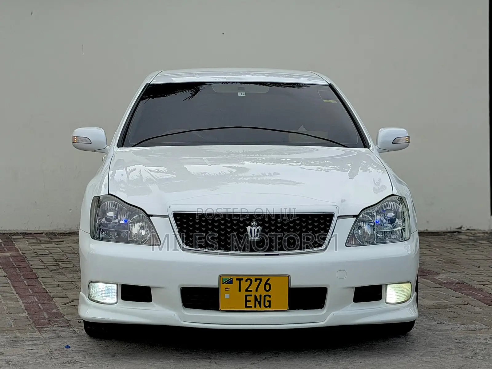 Toyota Crown 2006 White