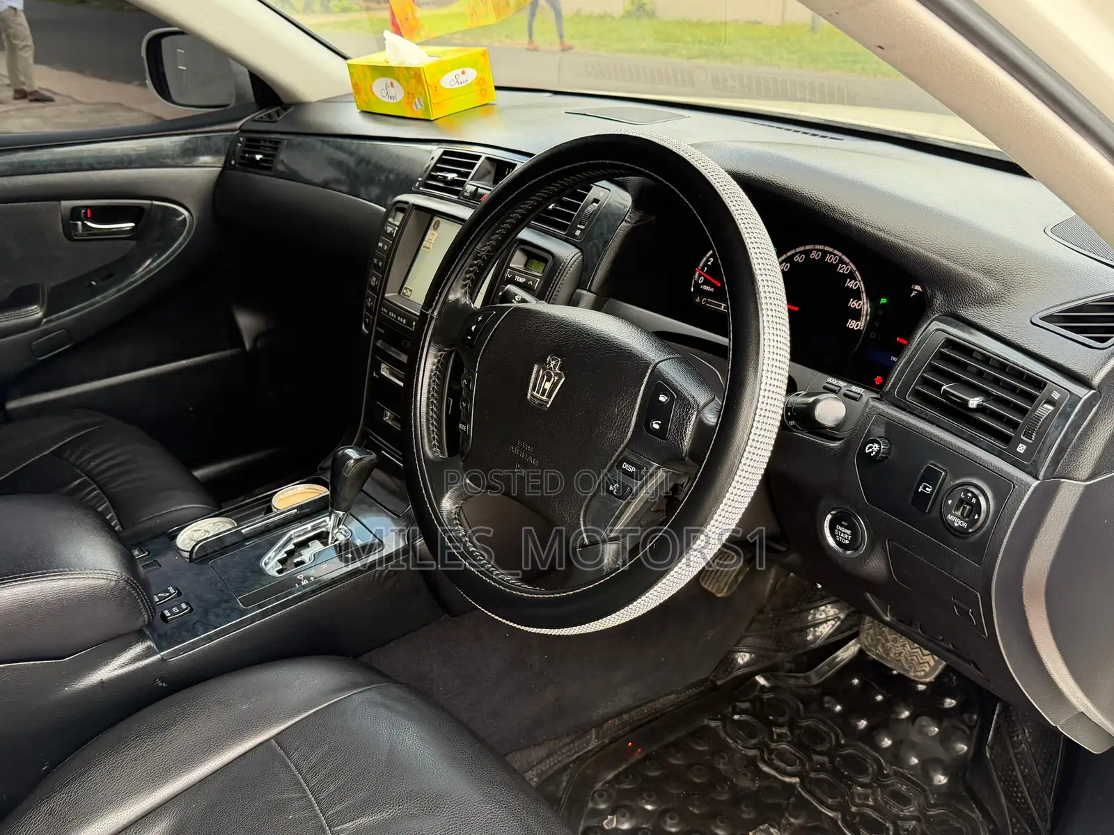Toyota Crown 2006 White