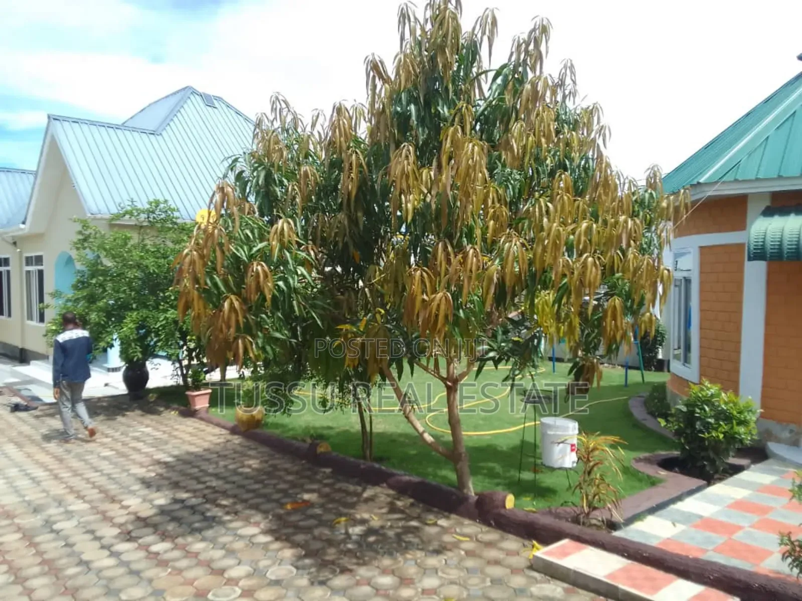 5bdrm House in Mabwepande, Kinondoni for sale