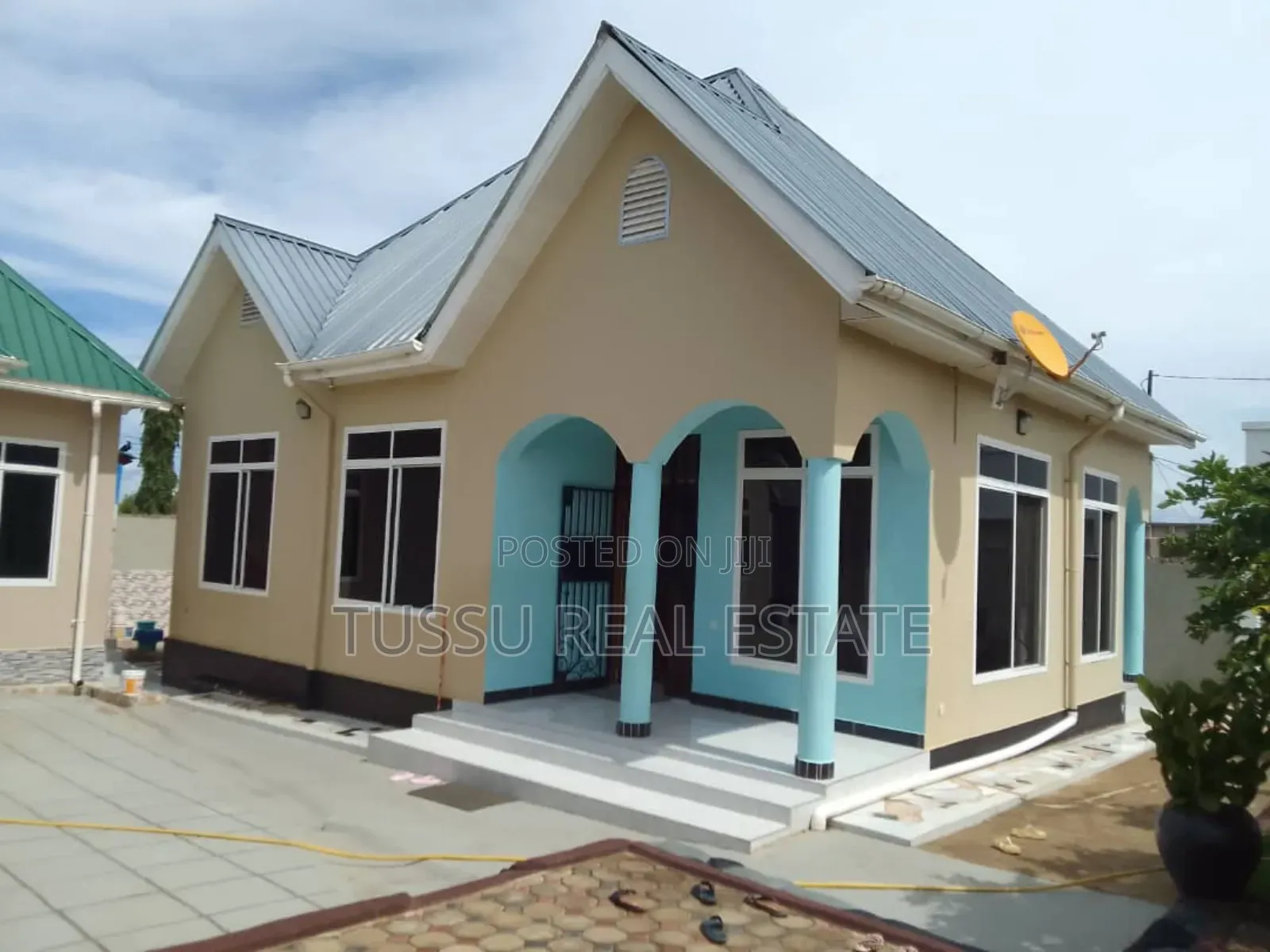5bdrm House in Mabwepande, Kinondoni for sale