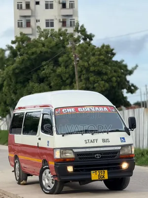 Toyota HiAce 2001 Red