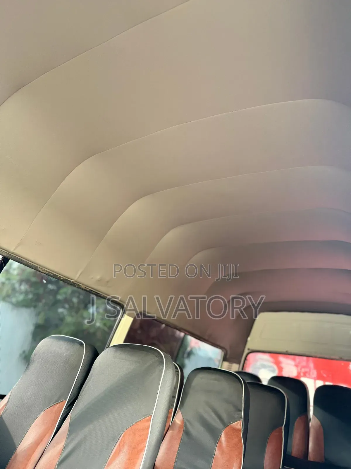 Toyota HiAce 2001 Red