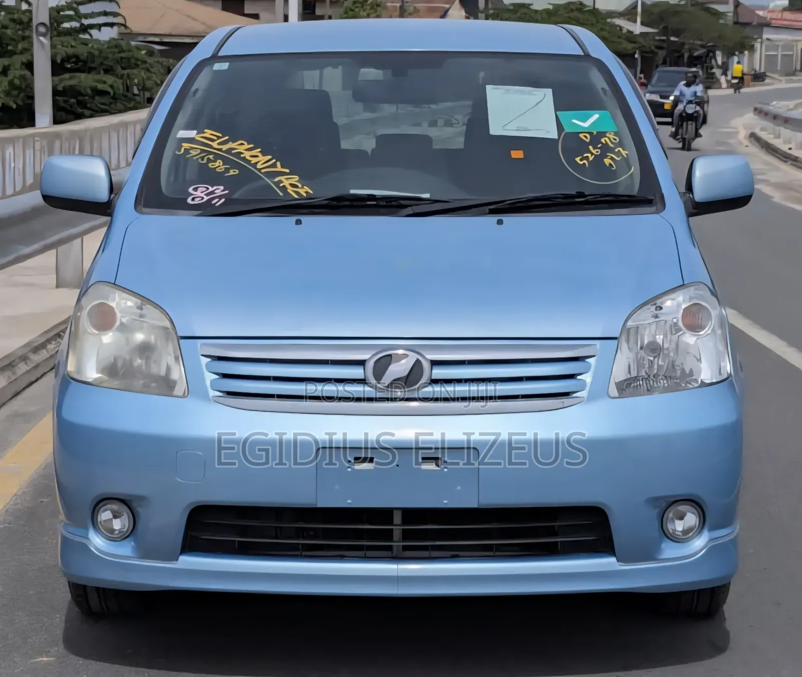 Toyota Raum 2011 Blue