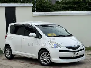 Toyota Ractis 2005 White