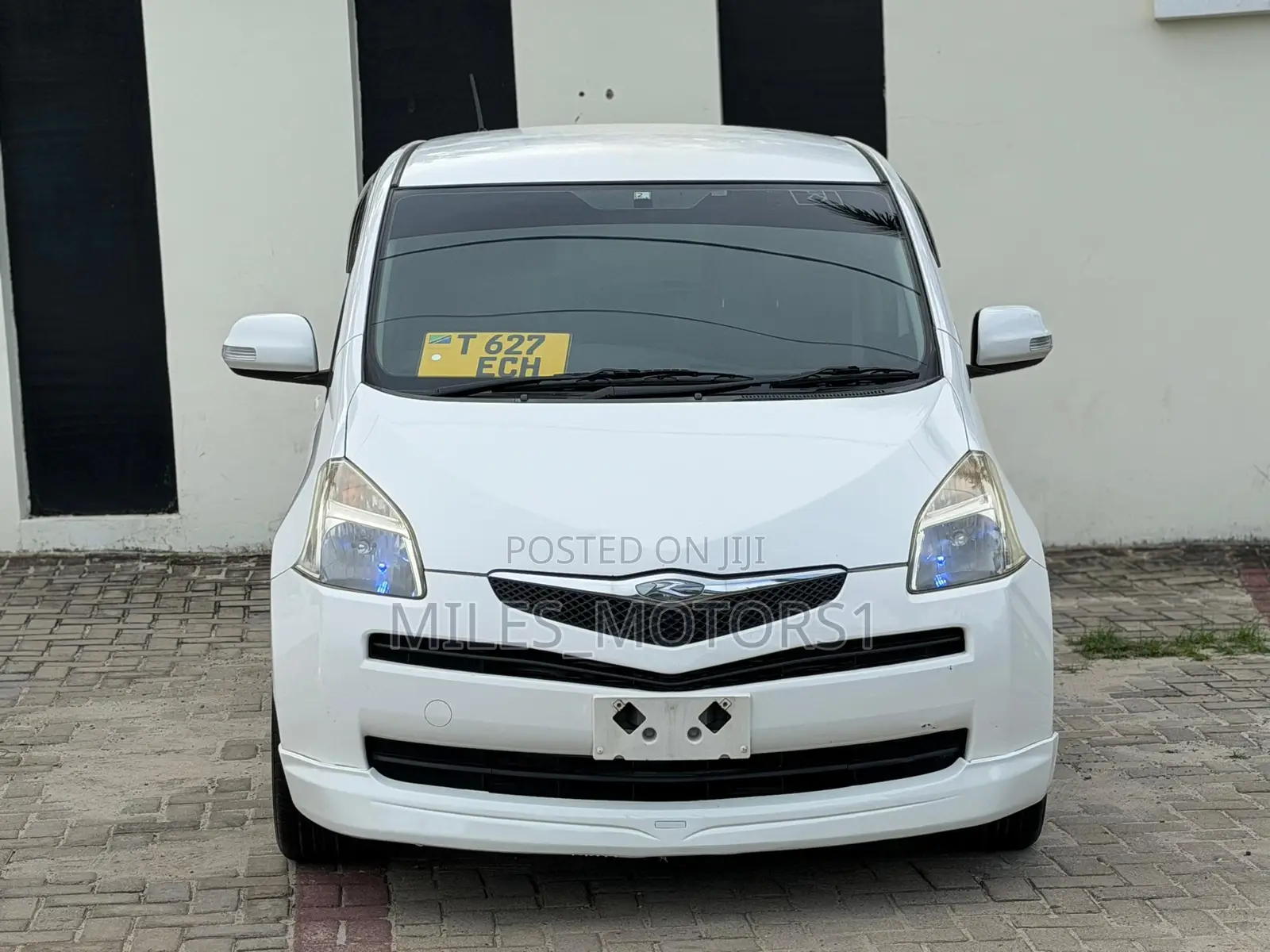 Toyota Ractis 2005 White