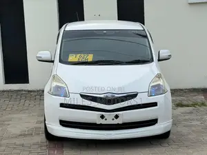 Toyota Ractis 2005 White