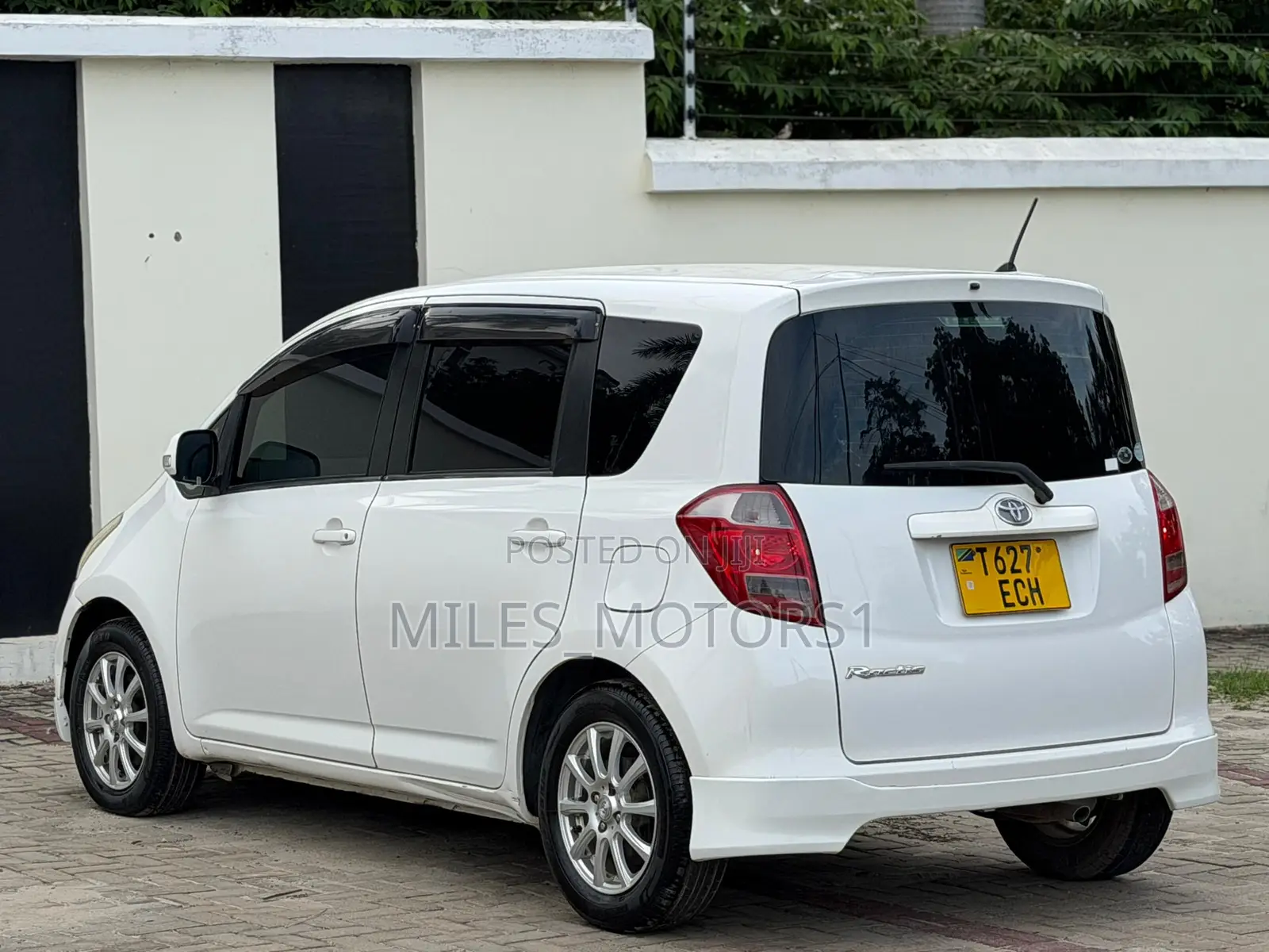 Toyota Ractis 2005 White