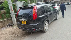 Nissan X-Trail 2.0 Petrol XE 2010 Black
