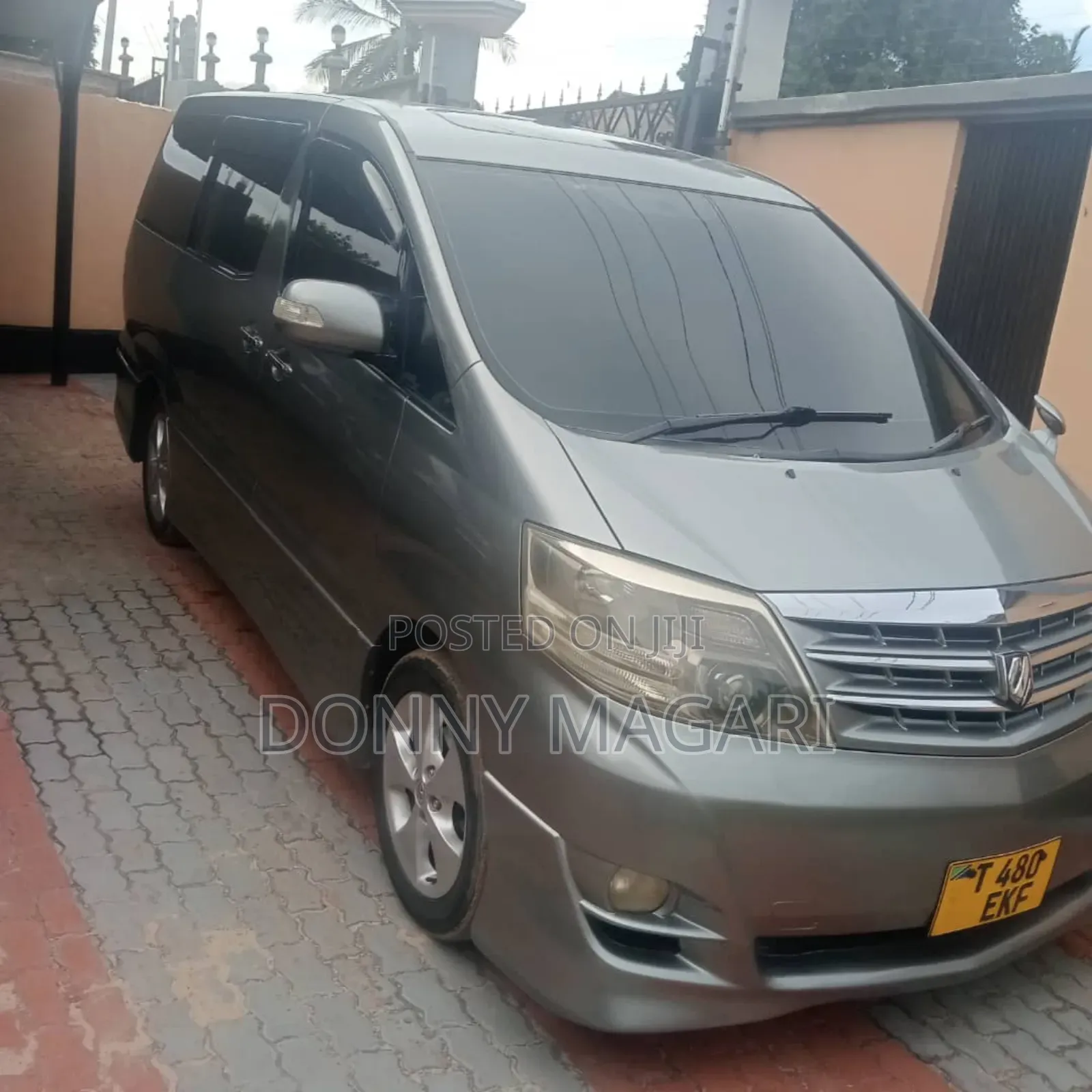 Toyota Alphard 2006 Gray