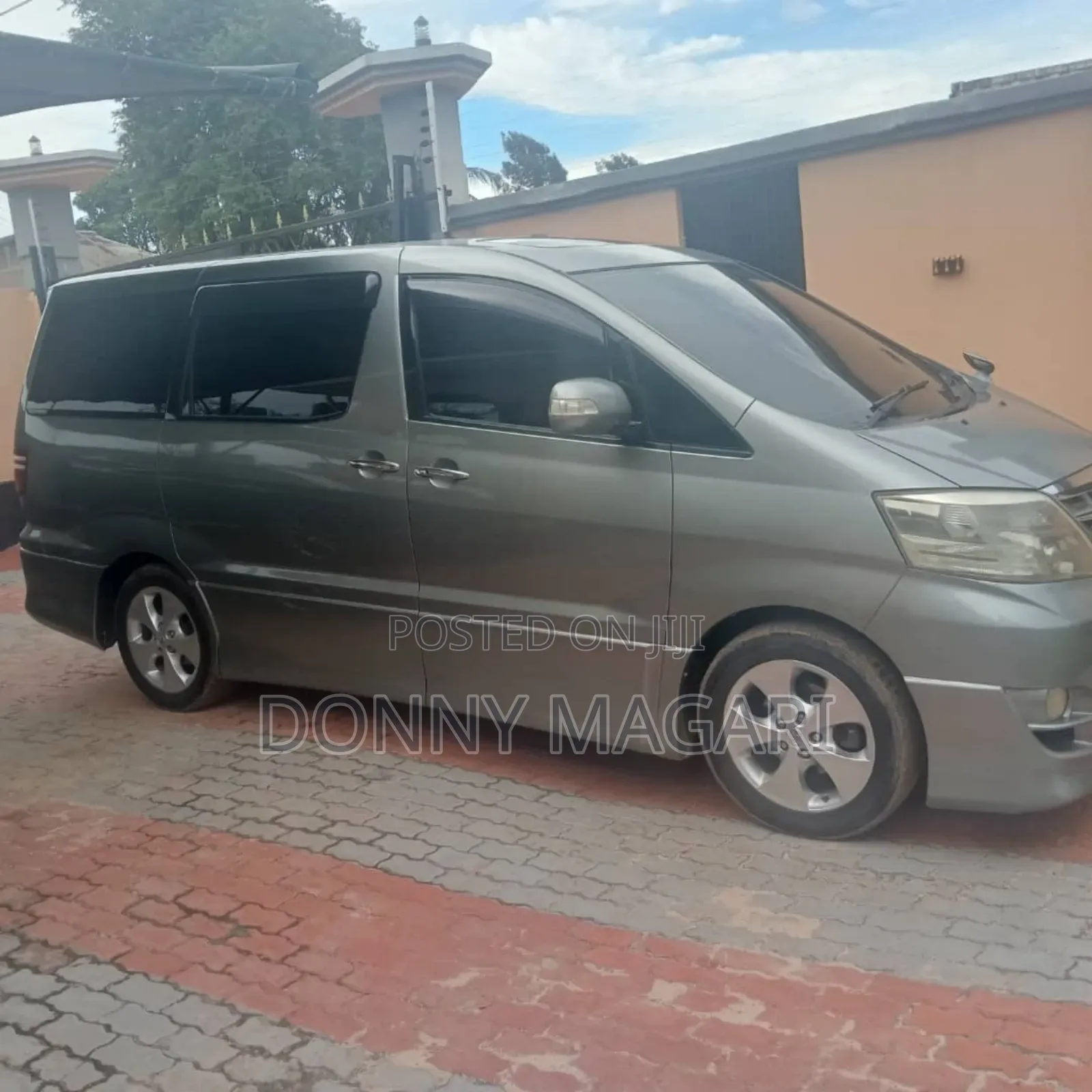 Toyota Alphard 2006 Gray