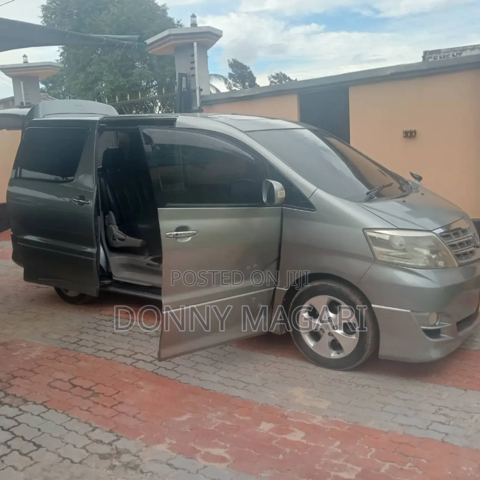 Toyota Alphard 2006 Gray