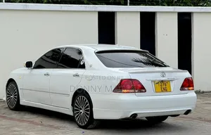 Toyota Crown 2006 White