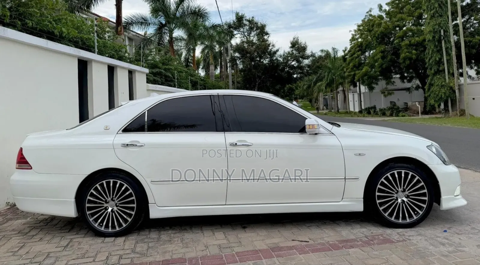 Toyota Crown 2006 White