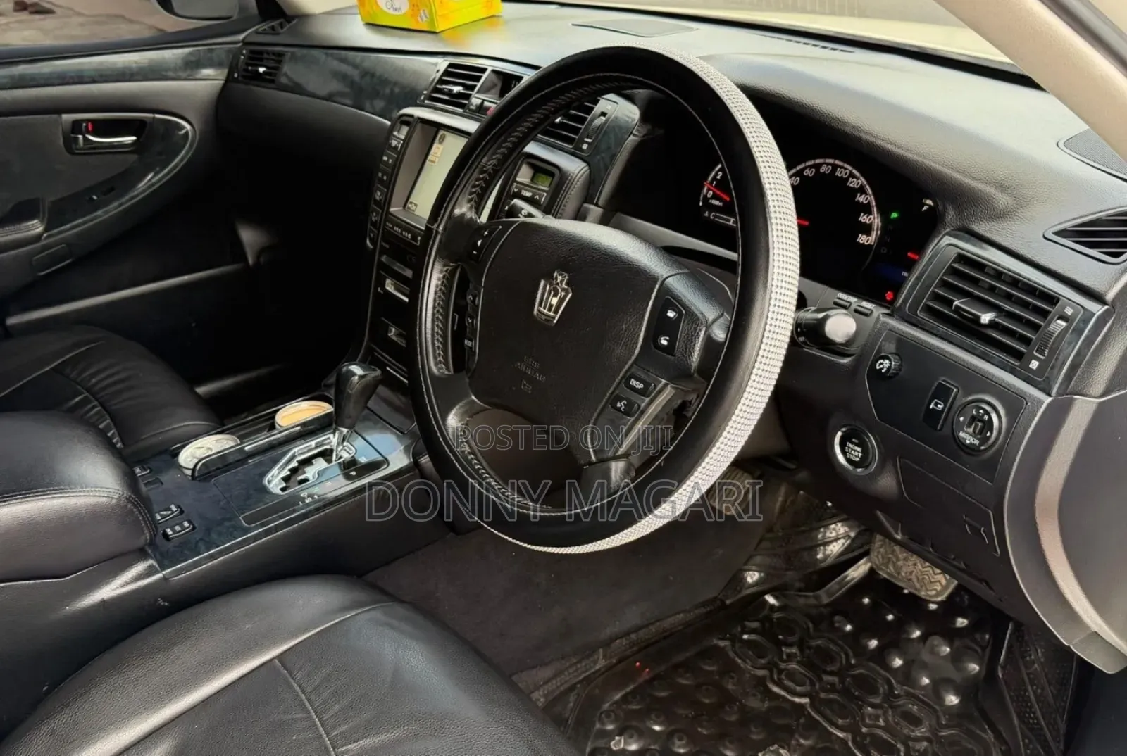 Toyota Crown 2006 White