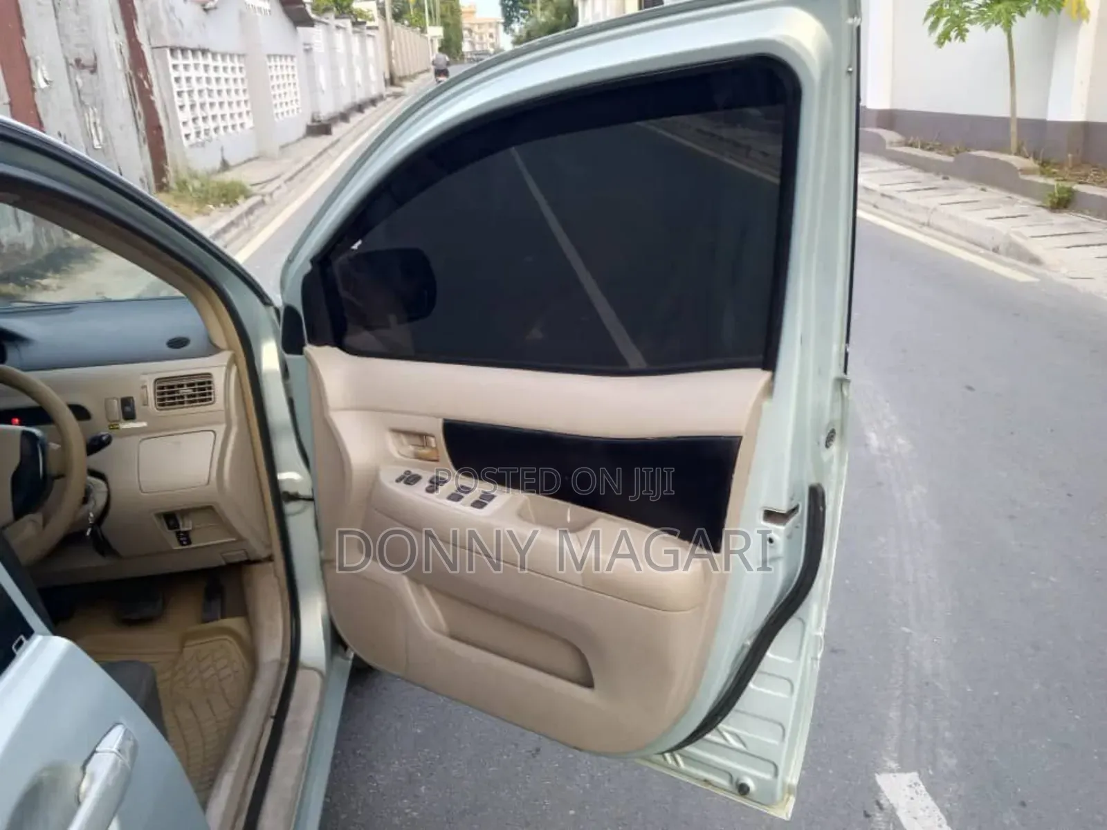 Toyota Raum 2006 Silver