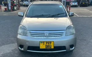 Toyota Raum 2005 Silver