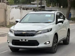 Toyota Harrier 2.0 4WD 2016 Pearl