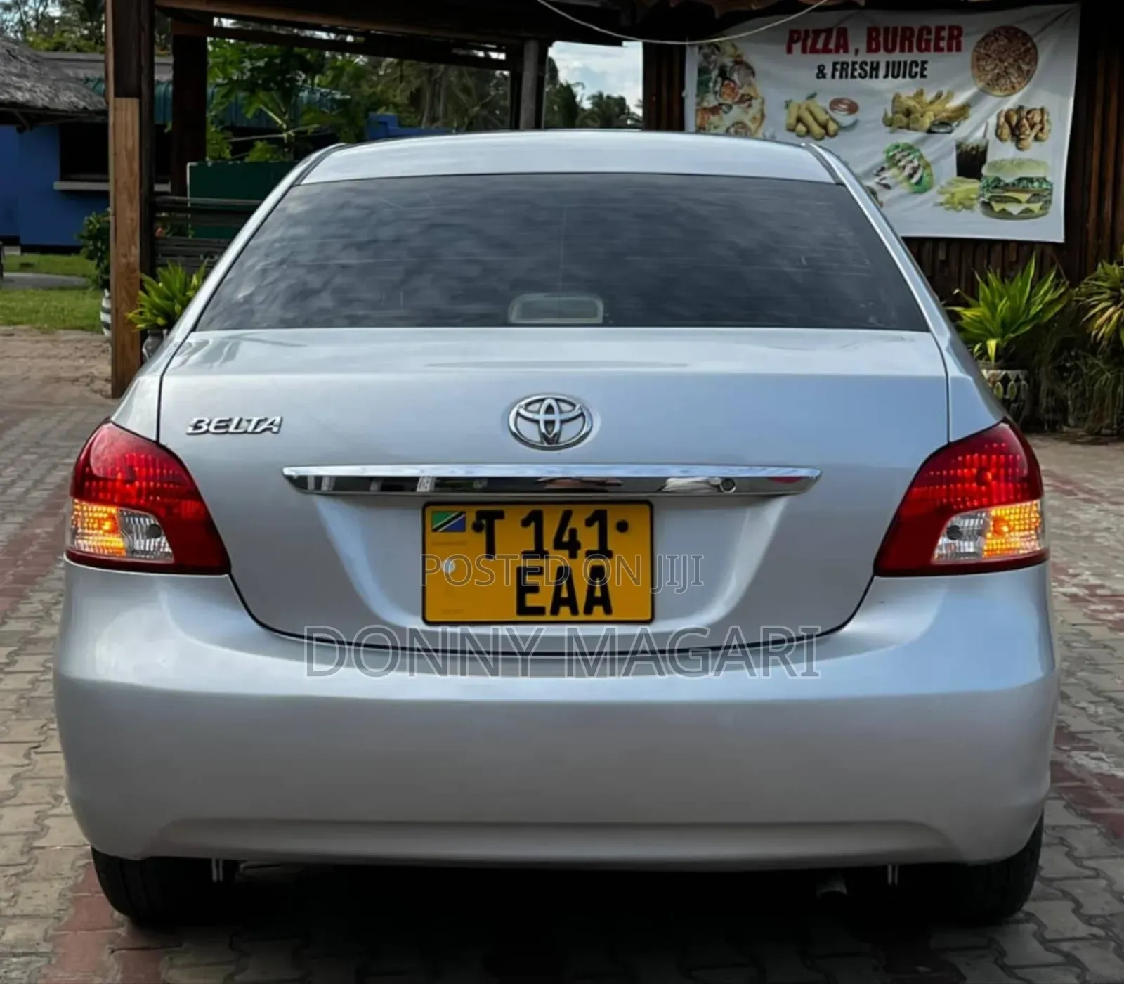 Toyota Belta 2010 Silver