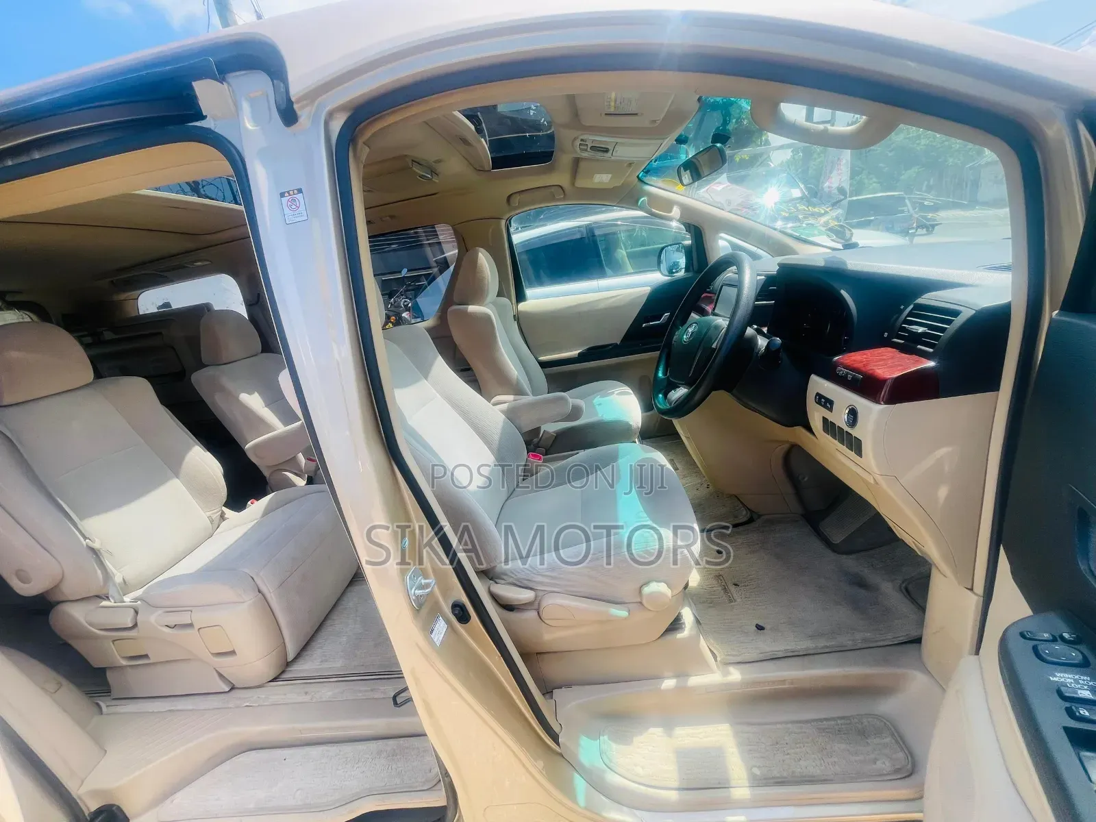 Toyota Alphard 2009 Gold
