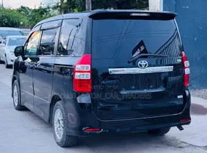 Toyota Noah 2009 Black