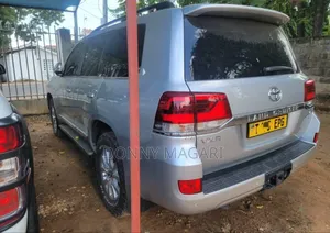 Toyota Land Cruiser 2017 Silver