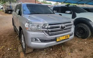 Toyota Land Cruiser 2017 Silver