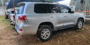 Toyota Land Cruiser 2017 Silver
