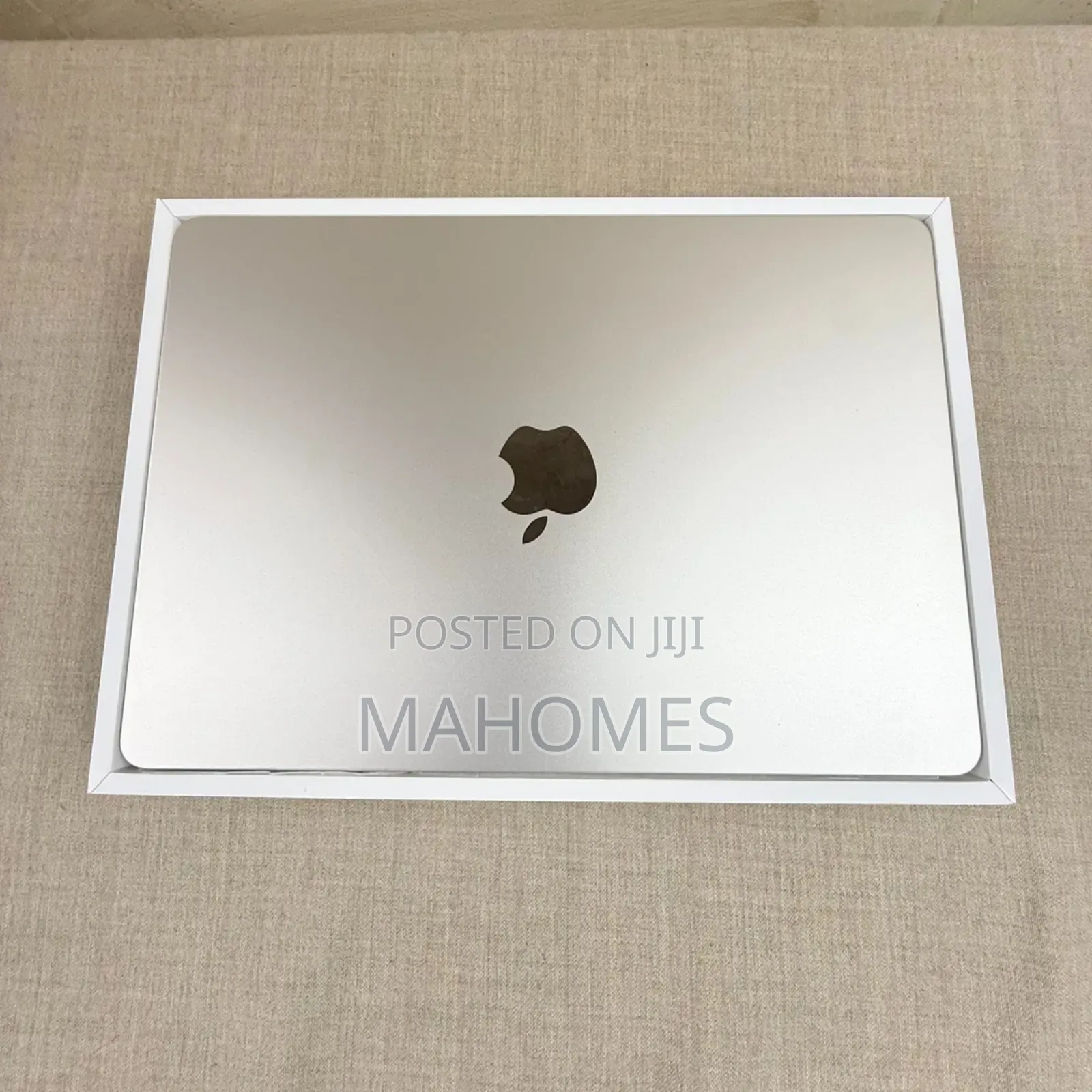 New Laptop Apple MacBook Air 2024 M3 13-inch 16GB Apple M3 SSD 256GB