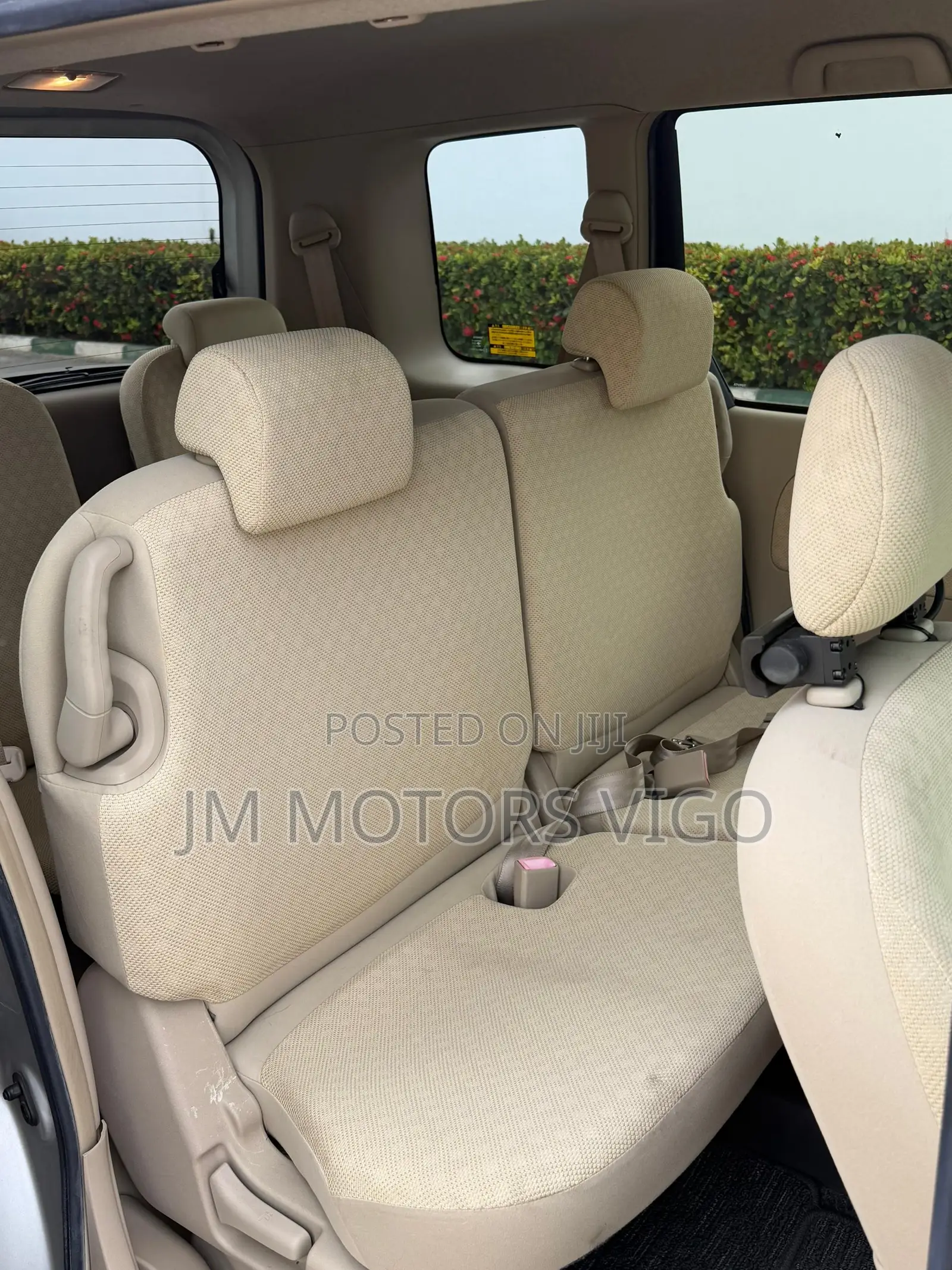 Toyota Sienta 2009 Silver