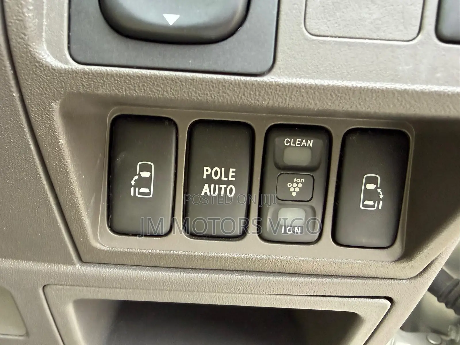 Toyota Sienta 2009 Silver