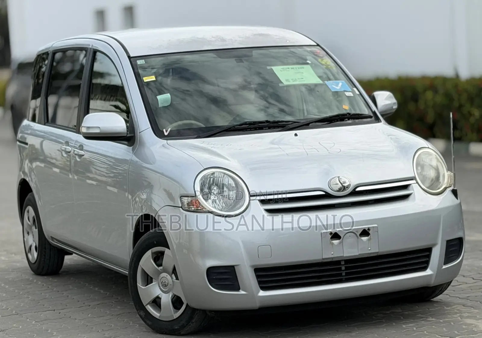 Toyota Sienta 2008 Silver