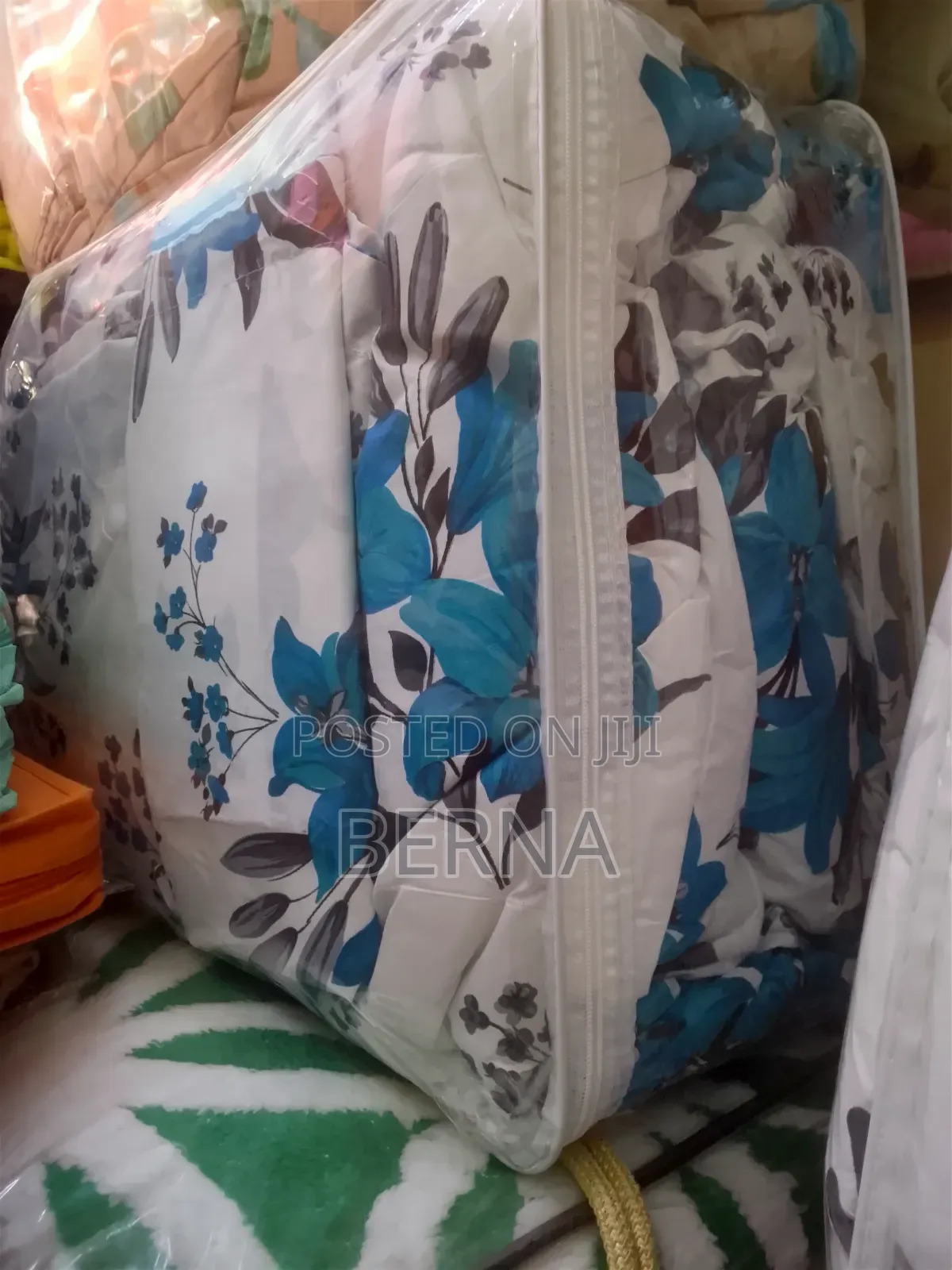 Duvet (Duvet+ Bedsheet+2 Pillow Cases)